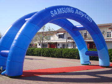 Arco de corrida inflável personalizado de maratona Arco-íris de evento de entrada Arcos de labirinto