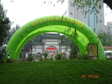 Arco de corrida inflável personalizado de maratona Arco-íris de evento de entrada Arcos de labirinto