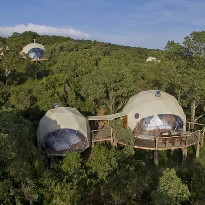 luxo branco à vista impermeável acampamento hotel safari tenda de cúpula para resort