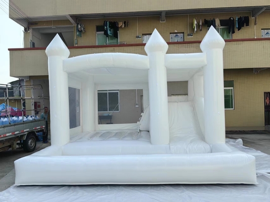 Casa de salto comercial de PVC Castelo inflável com escorrega para crianças