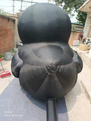 Um pato inflável gigante personalizado publicidade personagens de pássaros animais infláveis em várias formas em promoção de venda