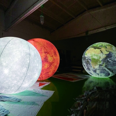 Galáxias múltiplas Balão de hélio inflável gigante com LED