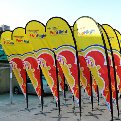 Bandeira de promoção ao ar livre, publicidade impressa personalizada, faca de tipo lágrima, bandeira de bali, bandeira de praia com base de corsos.